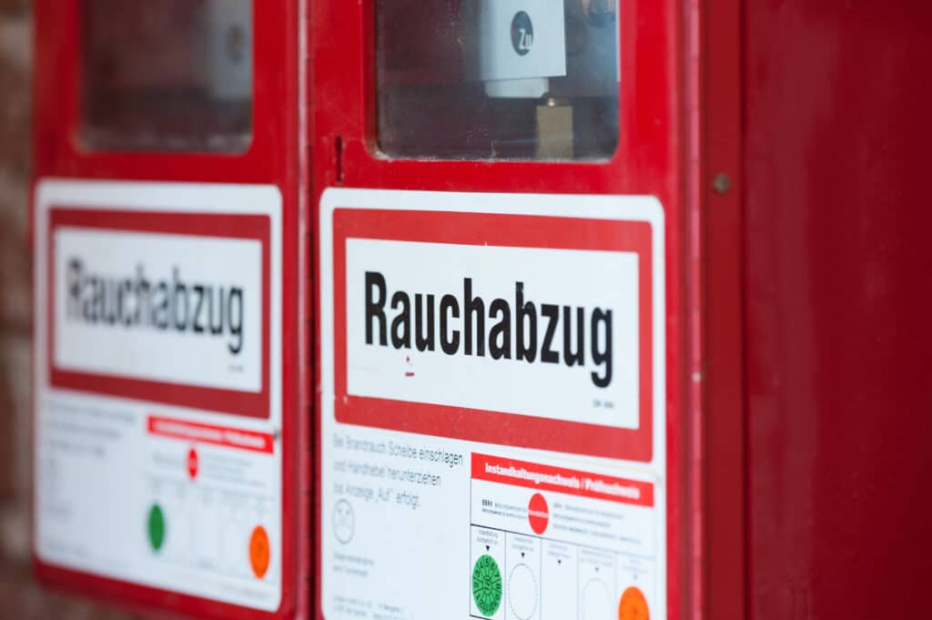 Rauchabzug in einem Gebäude
